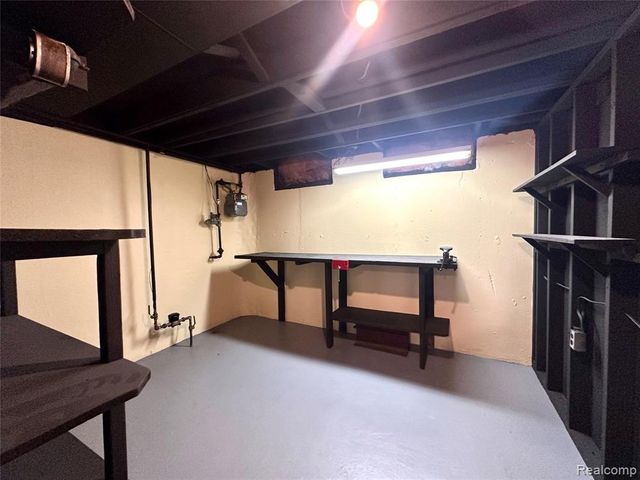 6644 Cronin Drive, Dearborn Heights, MI 48127