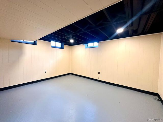 6644 Cronin Drive, Dearborn Heights, MI 48127