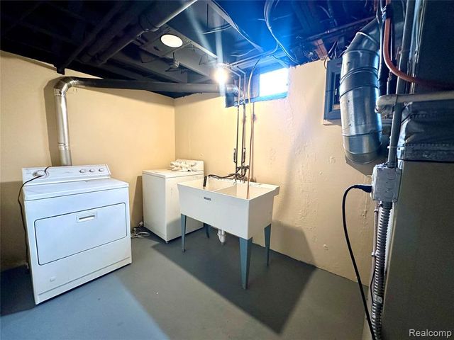 6644 Cronin Drive, Dearborn Heights, MI 48127