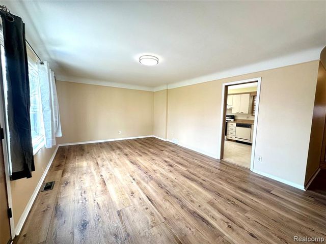 6644 Cronin Drive, Dearborn Heights, MI 48127