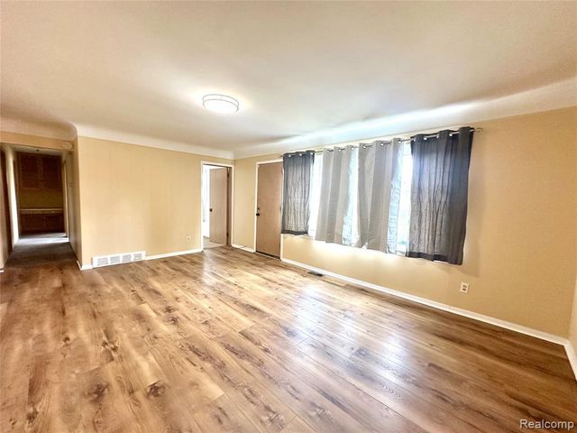 6644 Cronin Drive, Dearborn Heights, MI 48127