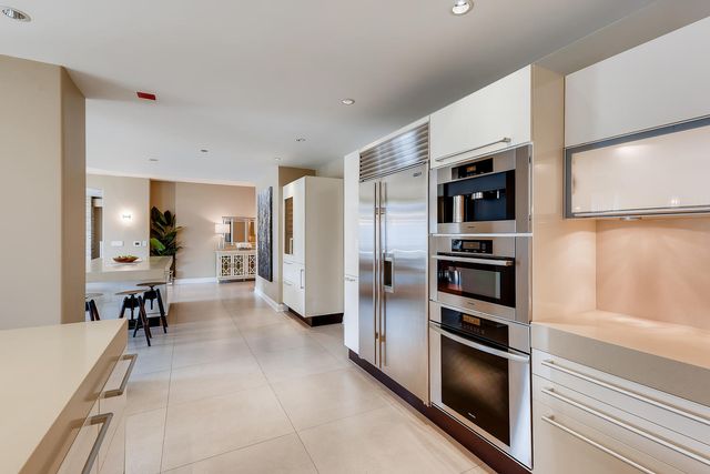 270 E Pearson Street 1402, Chicago, IL 60611