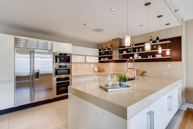 270 E Pearson Street 1402, Chicago, IL 60611