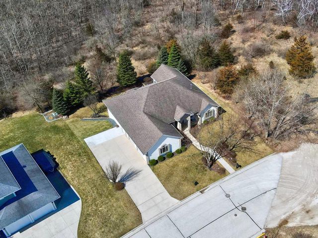 555 Moraine DRIVE, Elkhart Lake, WI 53020
