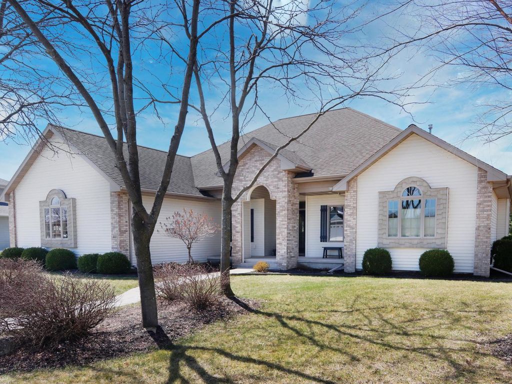 555 Moraine DRIVE, Elkhart Lake, WI 53020