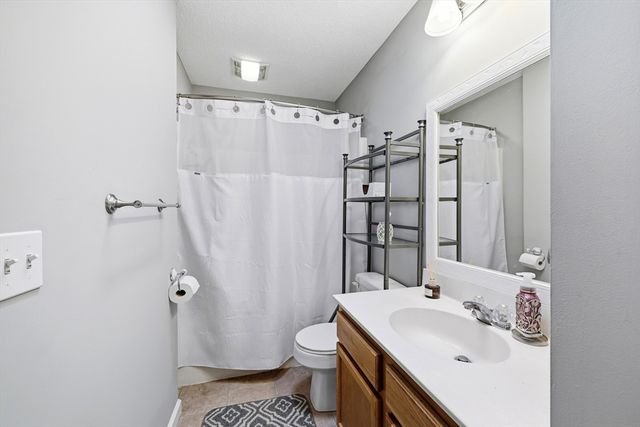 83 Buckley Blvd 83, Chicopee, MA 01020