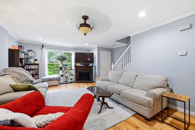 83 Buckley Blvd 83, Chicopee, MA 01020