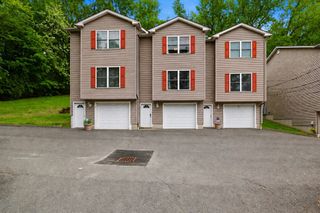 83 Buckley Blvd 83, Chicopee, MA 01020