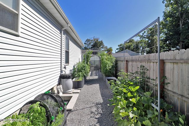 8 Keelson Drive, Waretown, NJ 08758