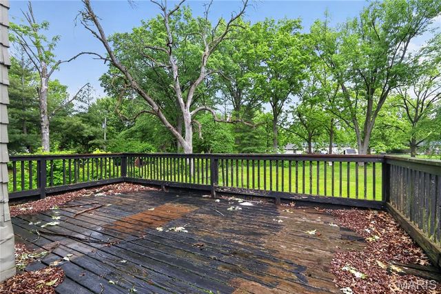 1065 Briarbrae Drive, St Louis, MO 63138