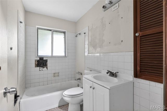 1065 Briarbrae Drive, St Louis, MO 63138