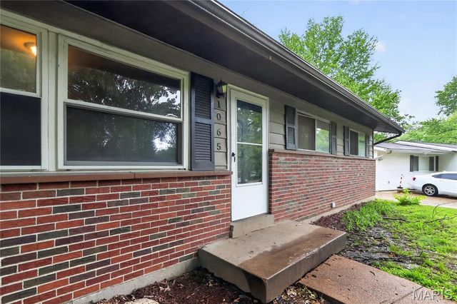 1065 Briarbrae Drive, St Louis, MO 63138