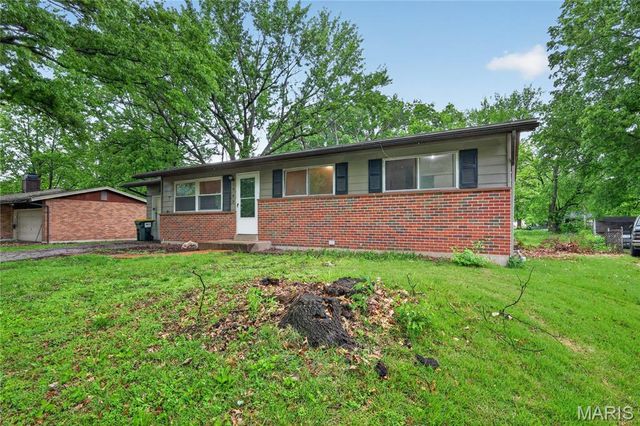 1065 Briarbrae Drive, St Louis, MO 63138