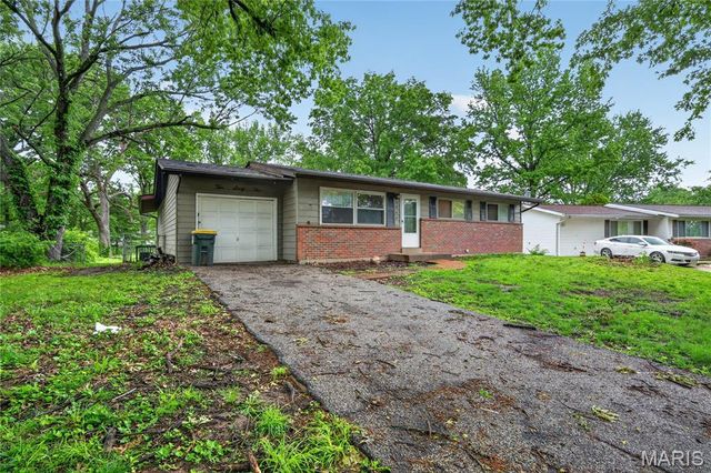 1065 Briarbrae Drive, St Louis, MO 63138