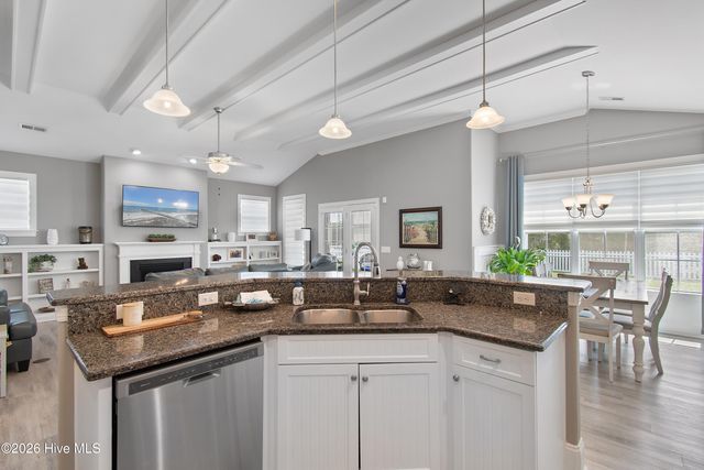 7036 Sevilleen Drive SW, Ocean Isle Beach, NC 28469