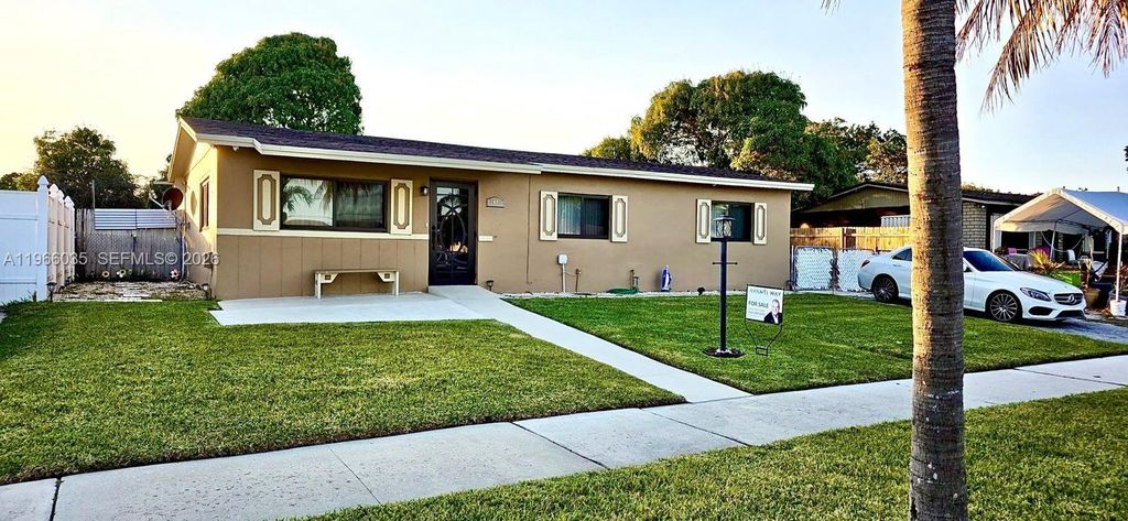 1481 SW 7th Ter, Deerfield Beach, FL 33441