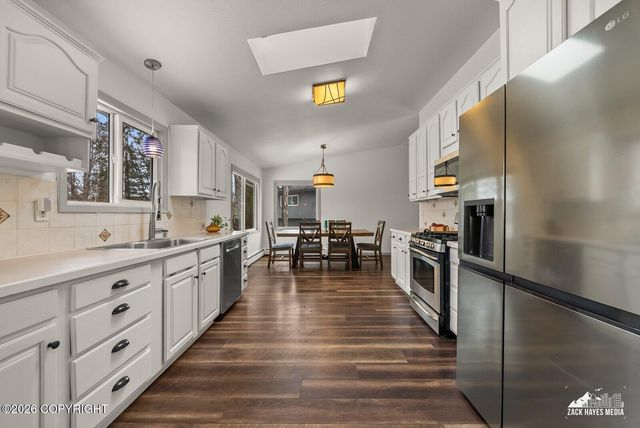 6033 Glenkerry Drive, Anchorage, AK 99504