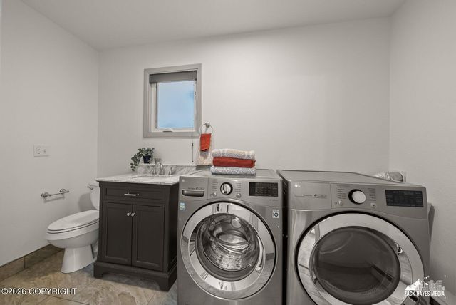 6033 Glenkerry Drive, Anchorage, AK 99504