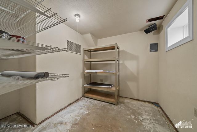 6033 Glenkerry Drive, Anchorage, AK 99504