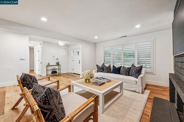 2941 Roundhill Rd, Alamo, CA 94507