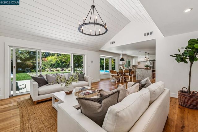 2941 Roundhill Rd, Alamo, CA 94507