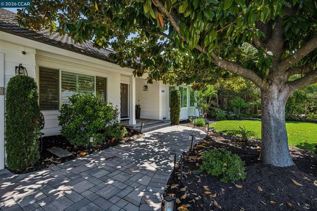 2941 Roundhill Rd, Alamo, CA 94507