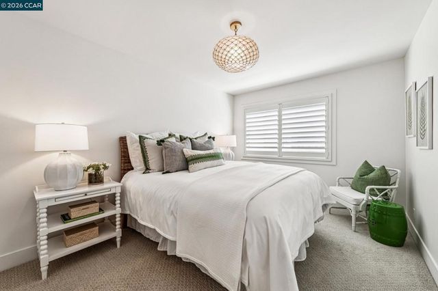 2941 Roundhill Rd, Alamo, CA 94507