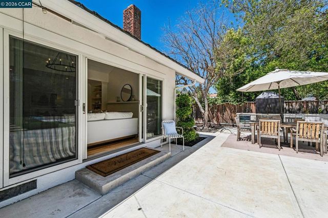 2941 Roundhill Rd, Alamo, CA 94507