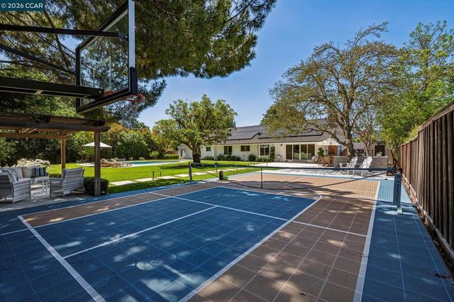 2941 Roundhill Rd, Alamo, CA 94507