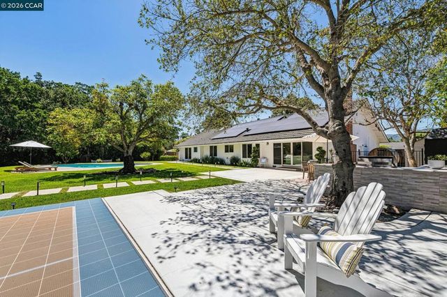 2941 Roundhill Rd, Alamo, CA 94507