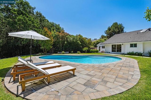 2941 Roundhill Rd, Alamo, CA 94507