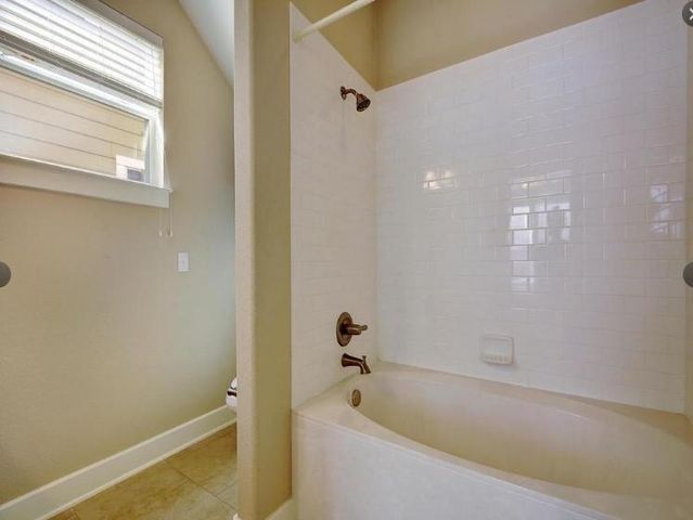 1601 Miriam Ave 203, Austin, TX 78702