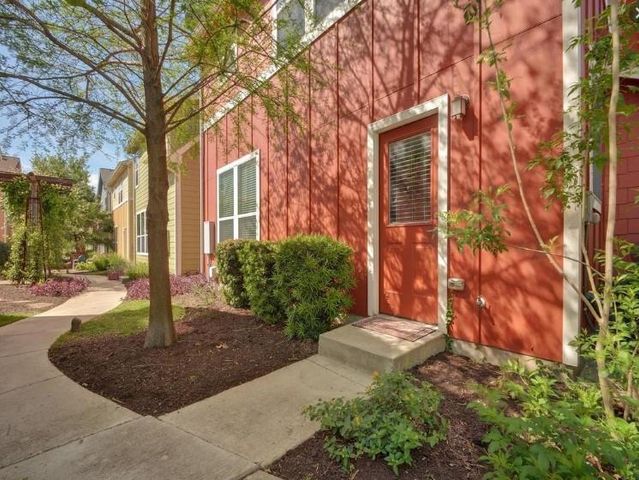1601 Miriam Ave 203, Austin, TX 78702