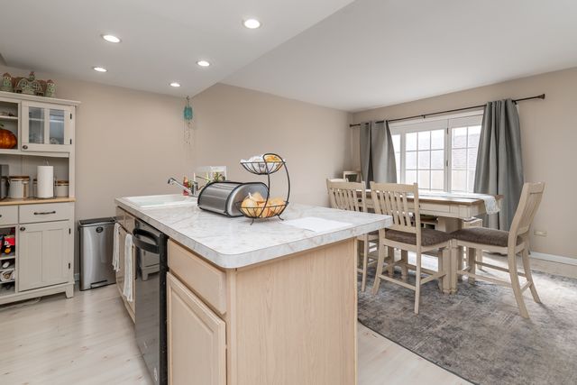 556 Chard Court, Grayslake, IL 60030