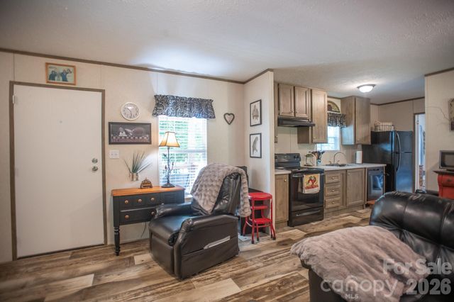 1066 Pisgah Drive, Canton, NC 28716