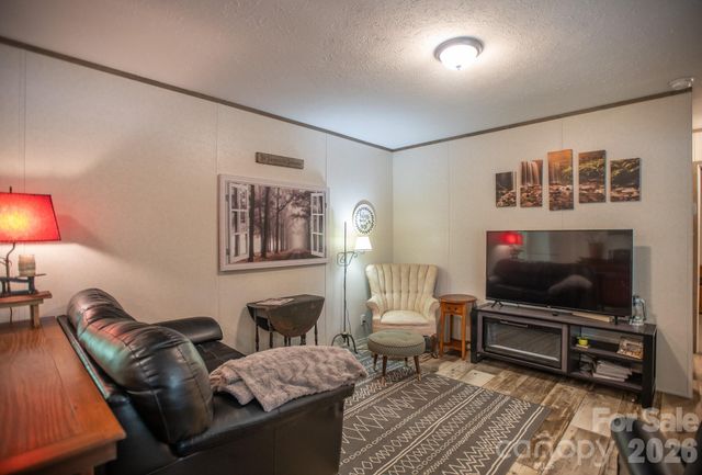 1066 Pisgah Drive, Canton, NC 28716