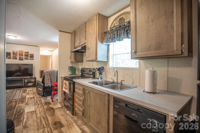 1066 Pisgah Drive, Canton, NC 28716