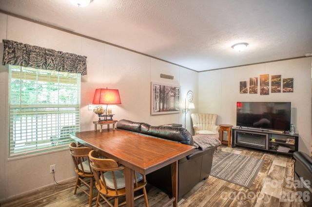 1066 Pisgah Drive, Canton, NC 28716