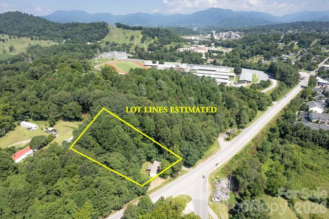 1066 Pisgah Drive, Canton, NC 28716