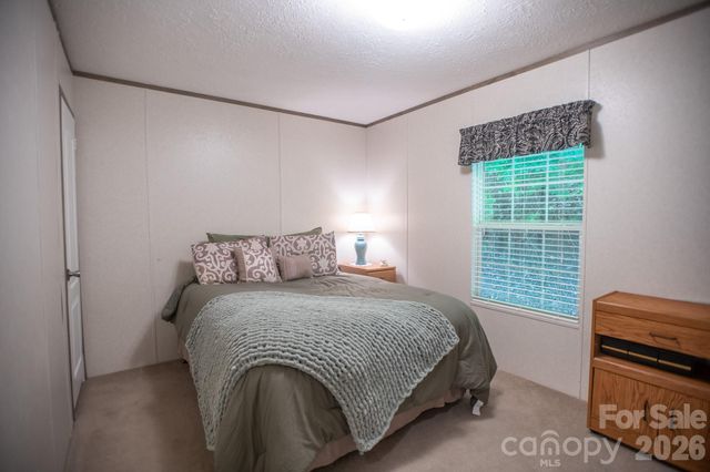 1066 Pisgah Drive, Canton, NC 28716