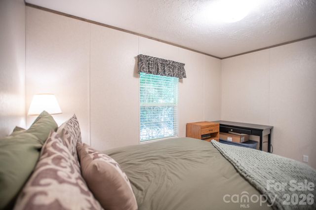1066 Pisgah Drive, Canton, NC 28716