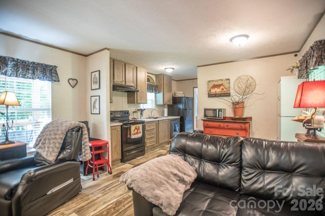1066 Pisgah Drive, Canton, NC 28716