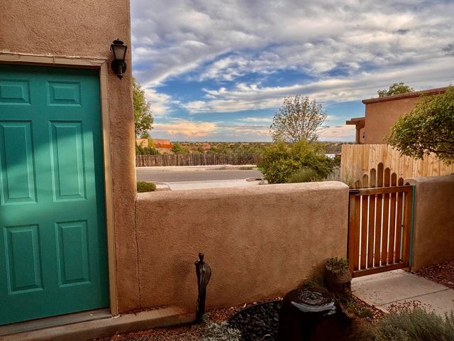 6755 Camino Carlita, Santa Fe, NM 87507