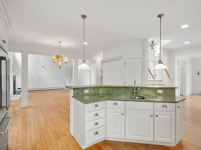 206 Hawley Road, Shelburne, VT 05482