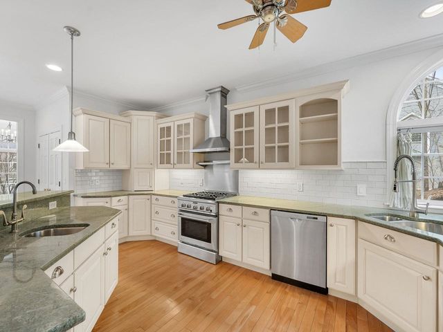 206 Hawley Road, Shelburne, VT 05482