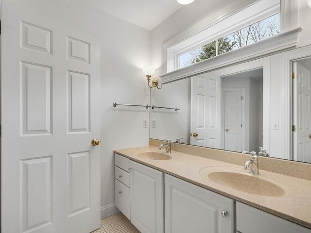 206 Hawley Road, Shelburne, VT 05482