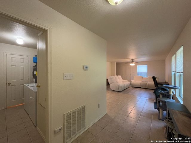 3853 MAVERICK CREEK RD, San Antonio, TX 78247