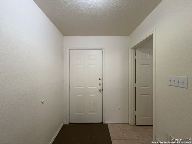 3853 MAVERICK CREEK RD, San Antonio, TX 78247