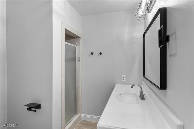 2211 EDGEWOOD Avenue, Las Vegas, NV 89102