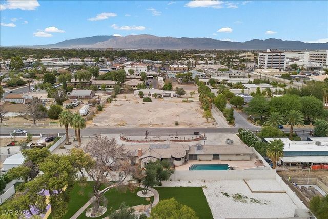 2211 EDGEWOOD Avenue, Las Vegas, NV 89102